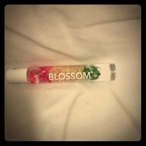 Roll on perfume oil